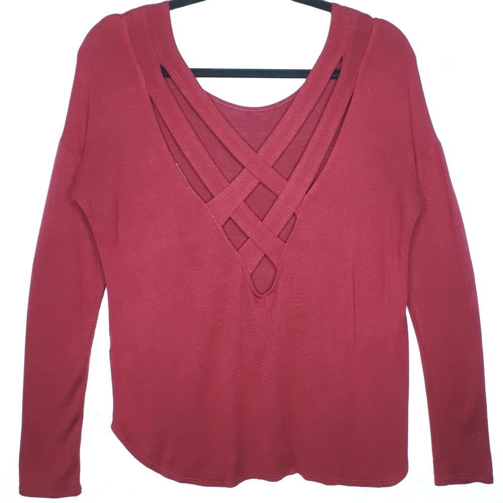 Tobi Drop Shoulder Open Woven Back Detail Top S